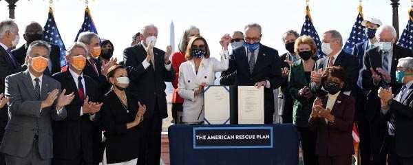 Quarterly Gap in Party Affiliation Largest Since 2012