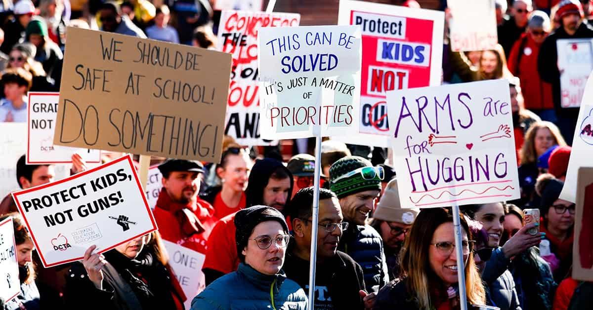 Majority in U.S. Continues to Favor Stricter Gun Laws