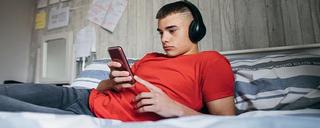 <h3>Parenting Mitigates Social Media-Linked Mental Health Issues</h3>